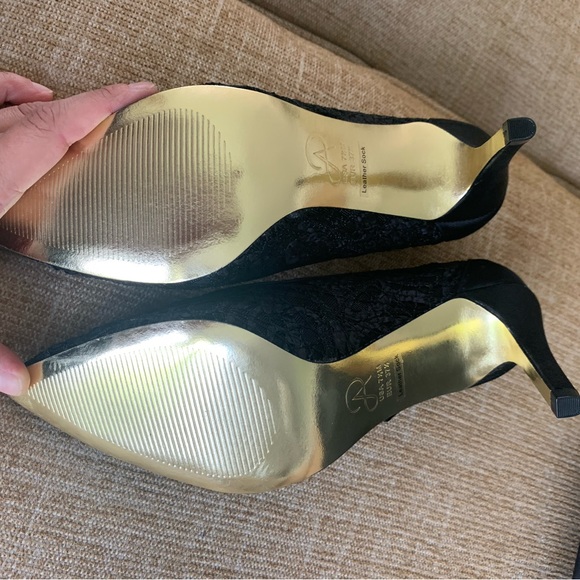 Adrianna Papell Black Lace 3 “ Heel Size 7.5 - Picture 4 of 7